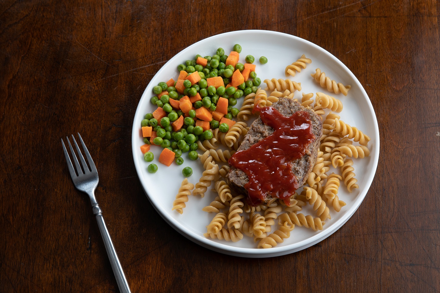 Homestyle Meatloaf with Pasta, Seasoned Vegetables